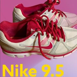 Nike Pegasus women’s sneakers 9.5